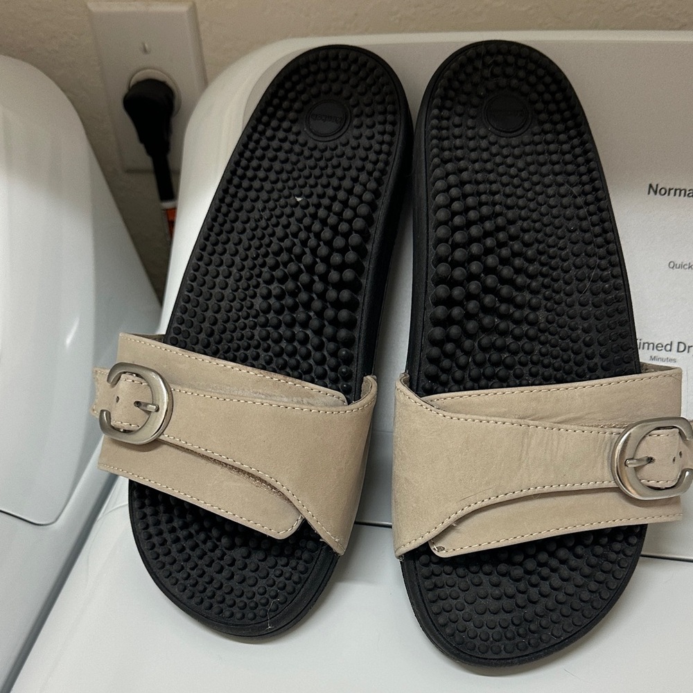 Kenkoh beautiful beige slides never touched the outside.